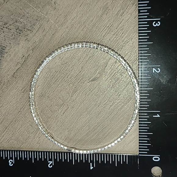 2 Bracelets - Picture 6 of 6